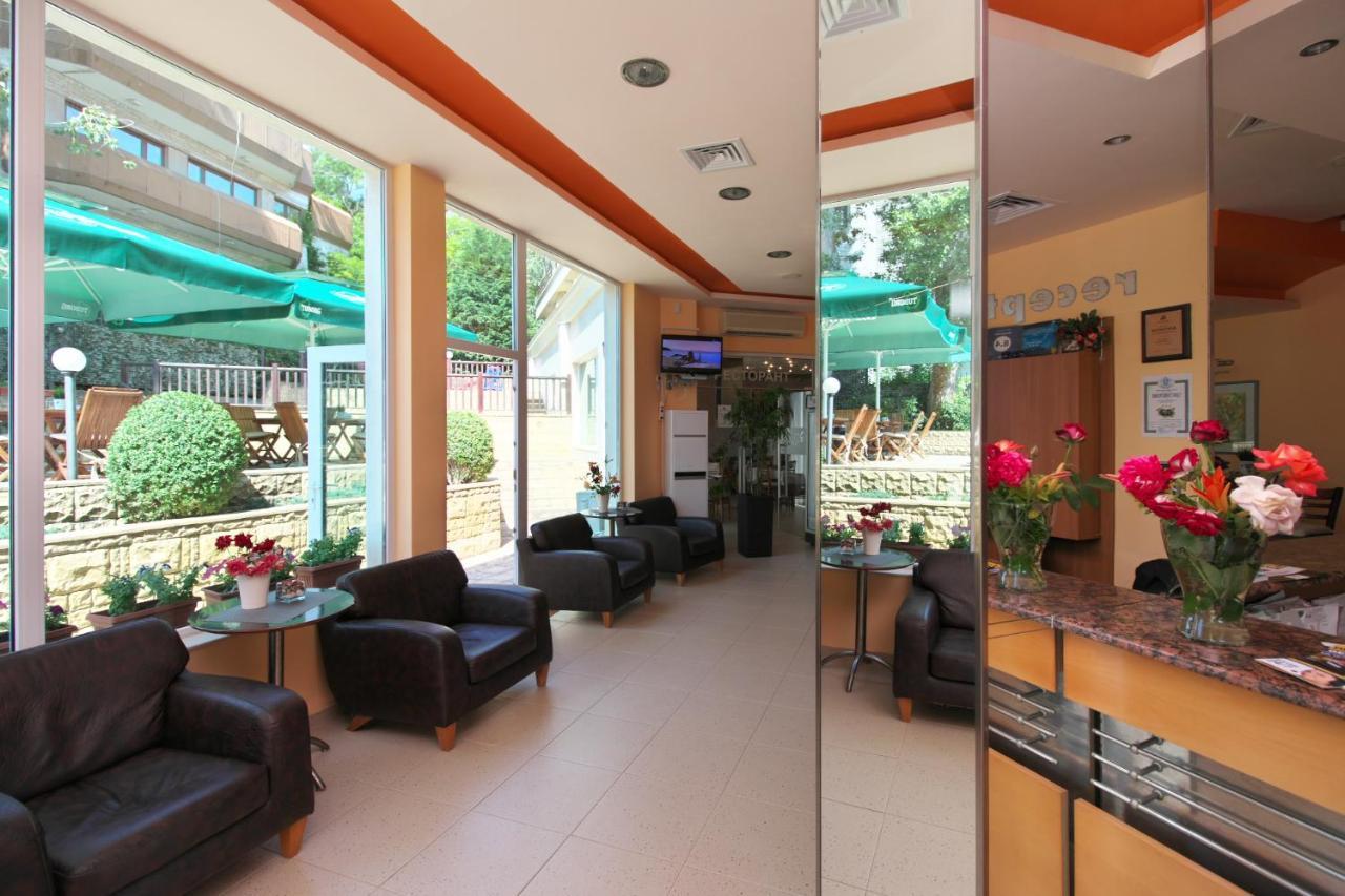 Benvita Hotel โกลเดน แซนส์ ภายนอก รูปภาพ