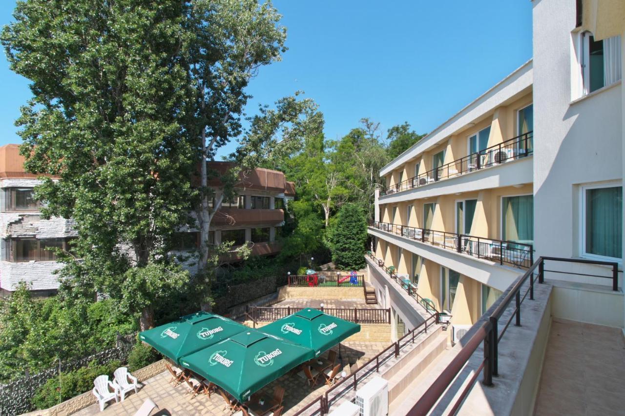 Benvita Hotel โกลเดน แซนส์ ภายนอก รูปภาพ